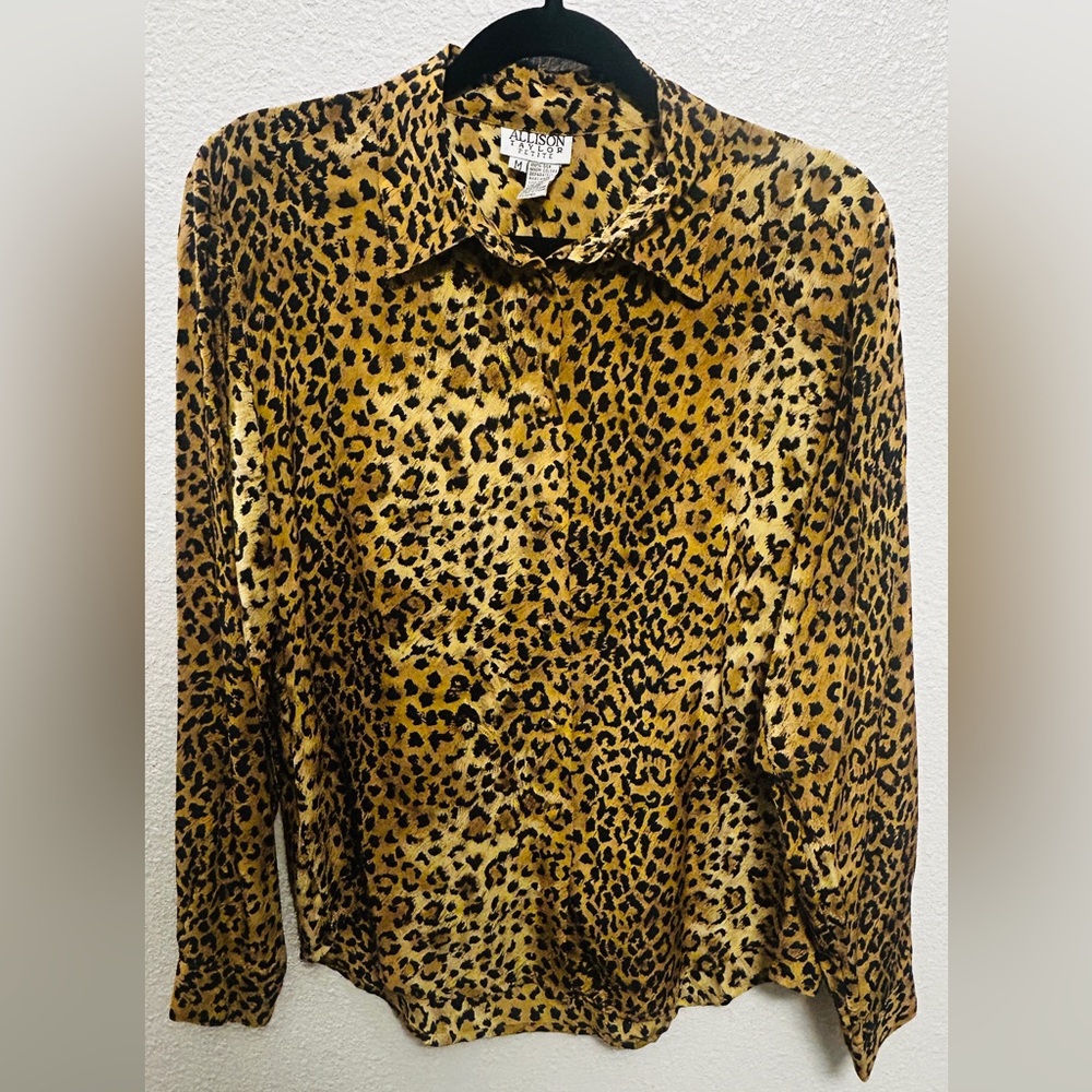 100% Silk Allison Taylor Gold and Black Leopard Long Sleeve Blouse Md